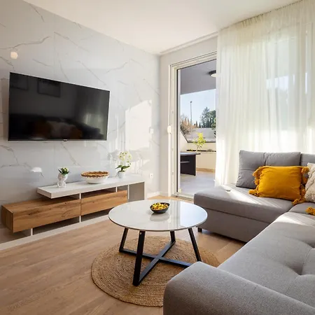 Vedran Apartment *